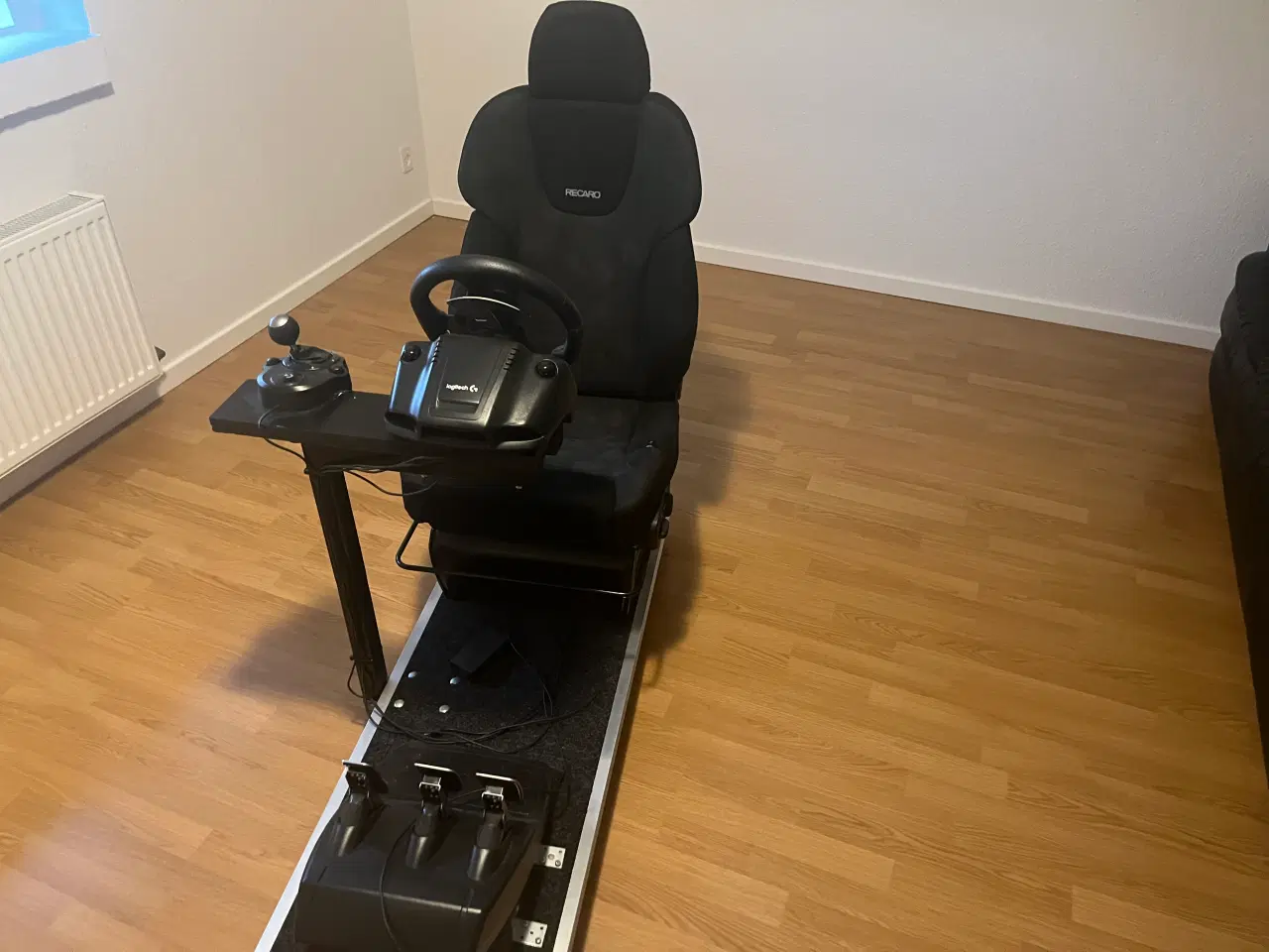 Billede 2 - Gamerstol - specialbygget. Incl. tilbehør