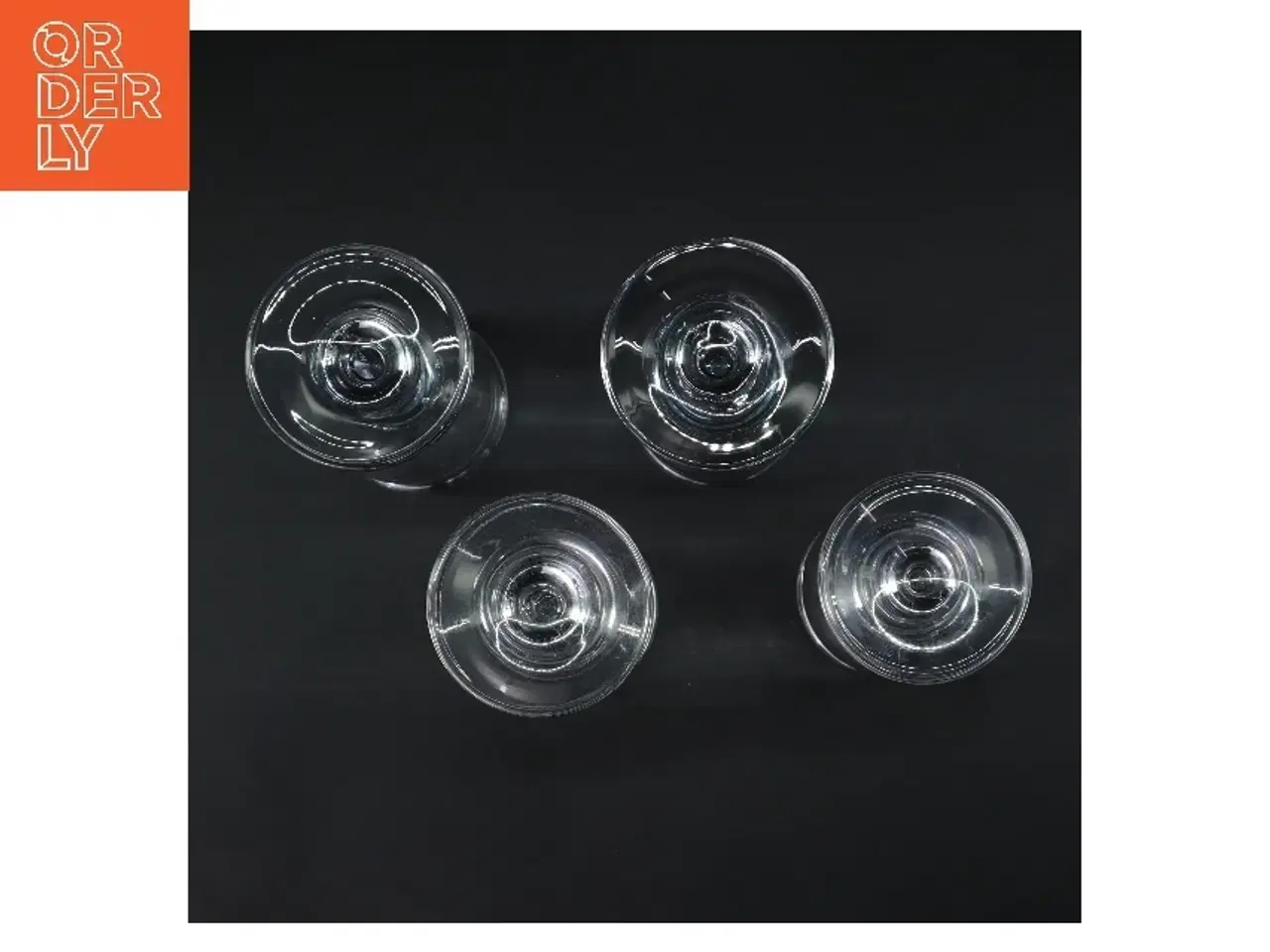 Billede 2 - Sæt af 4 Ideelle vinglas (str. 4 stk Ø 6,5 cm længde 17,5 cm)