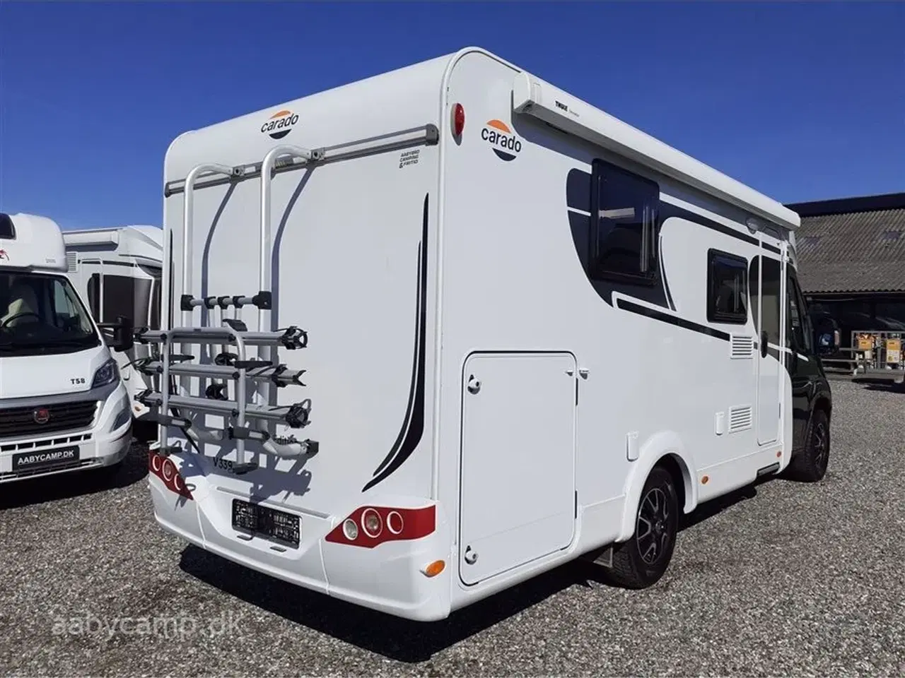 Billede 2 - 2020 - Carado V339 Europa Edition   Markise. batteri.elektrisk indgangstrin.cykelstativ.helårsdæk.Queensbed.Fyldegas tank.