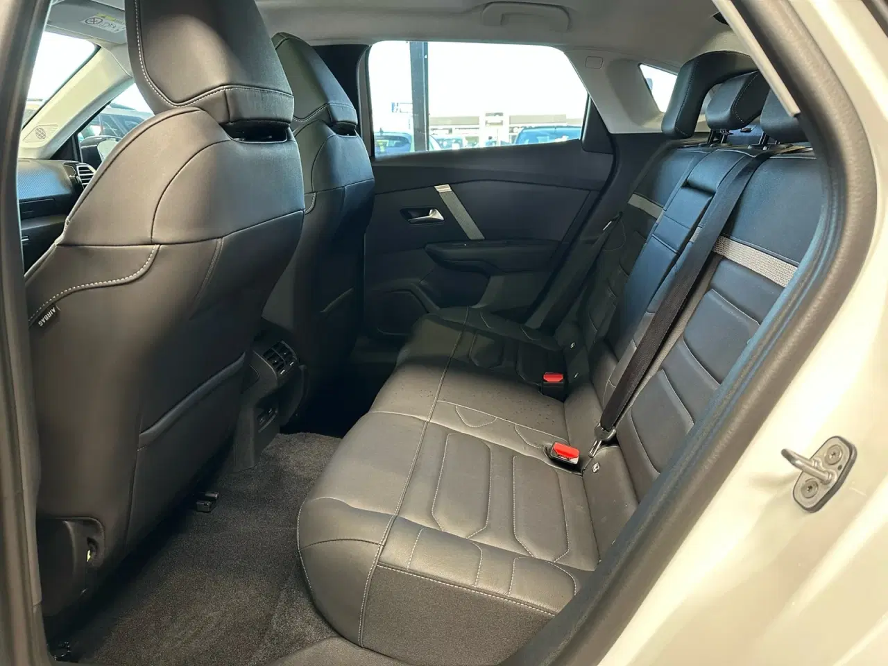 Billede 8 - Citroën ë-C4 X 50 Palais Sky