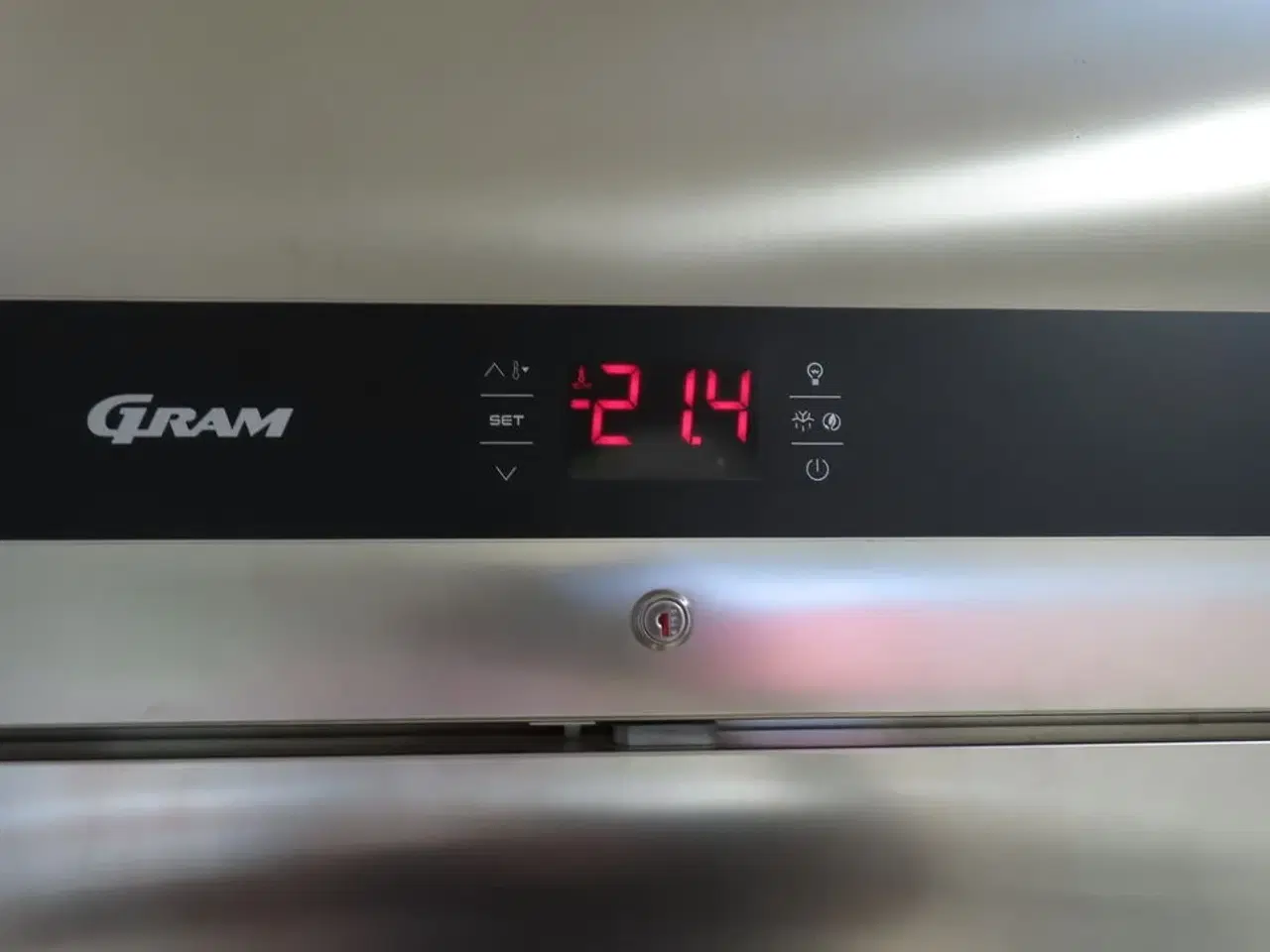 Billede 2 - Industrifryseskab GRAM (HOSHIZAKI) Premier F W80 L DL