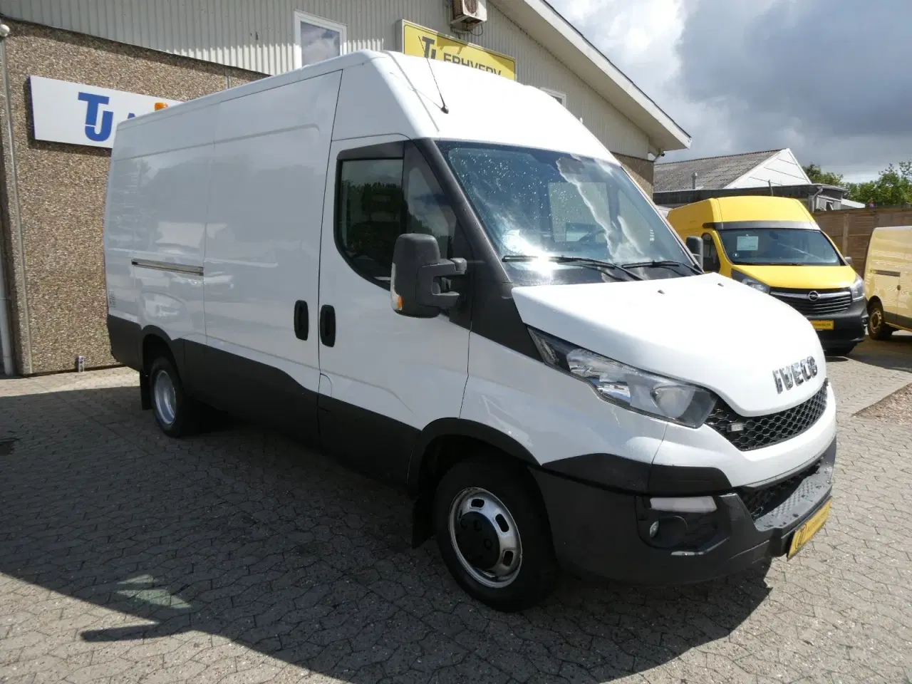 Billede 1 - Iveco Daily 2,3 35C15 12m³ Van