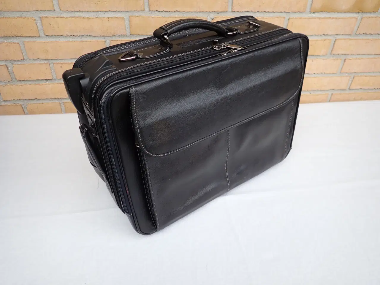 Billede 2 - Italiensk Vera Pelle rejsetaske med 2 hjul