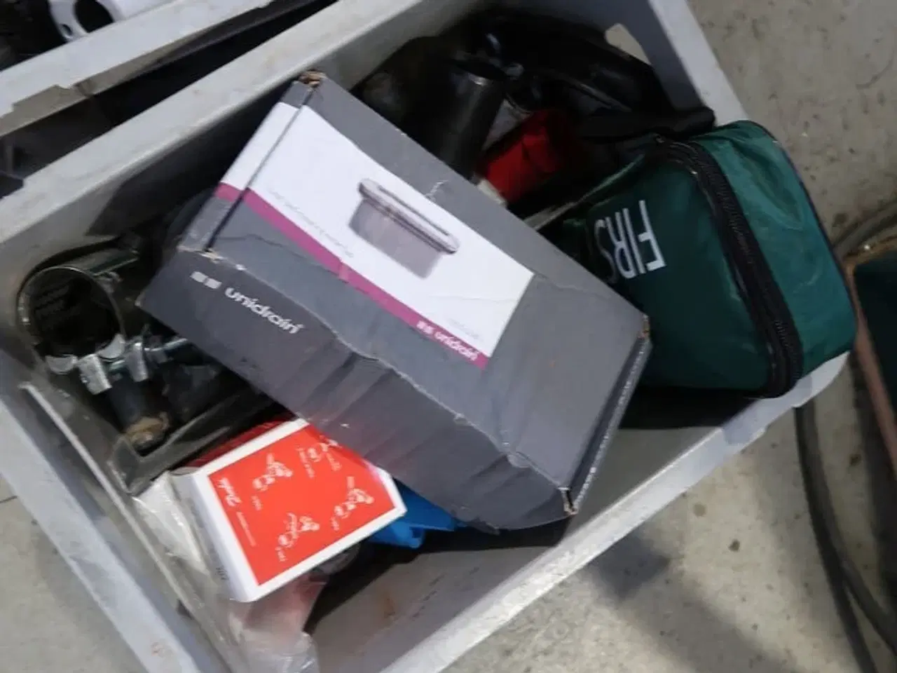 Billede 5 - 5 stk. kasser med div. Værktøj og varelager