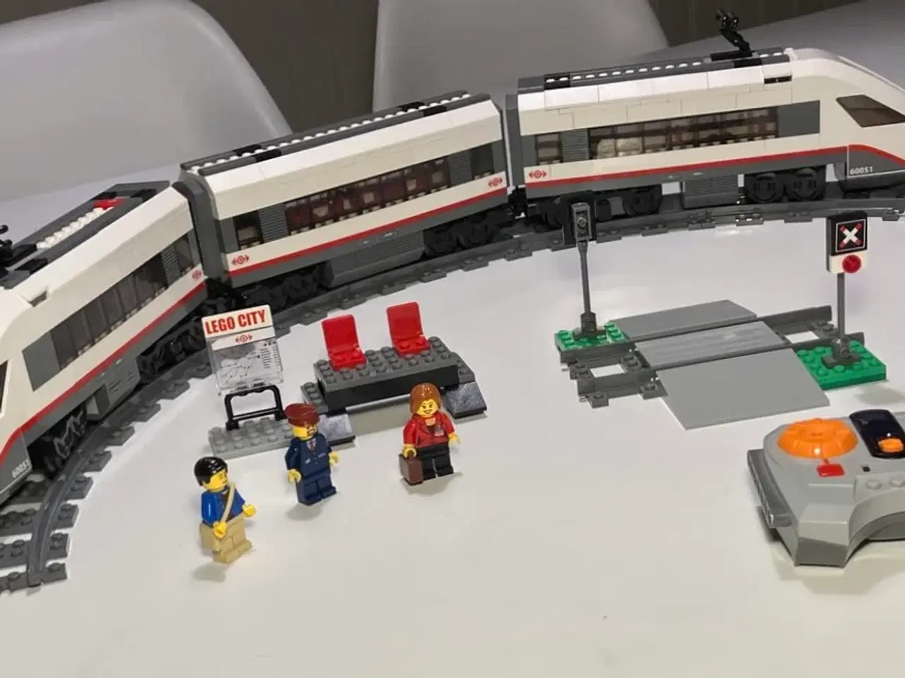 Billede 2 - LEGO City Tog 60051