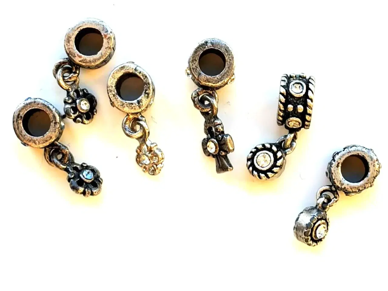 Billede 2 - Vedhæng med Blomster, Bling og kors