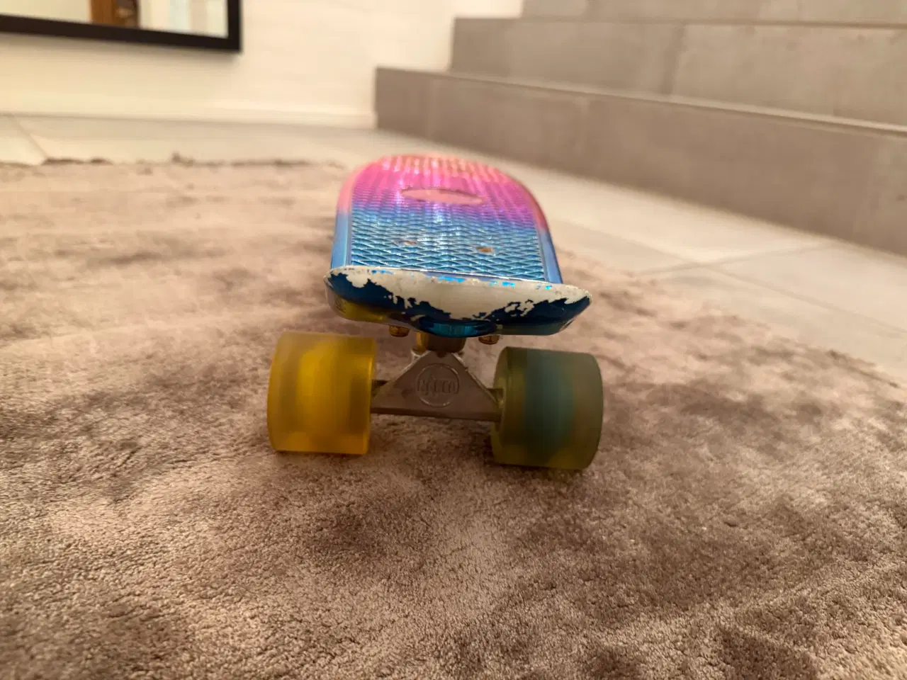 Billede 3 - Skateboard - regnbuefarvet 