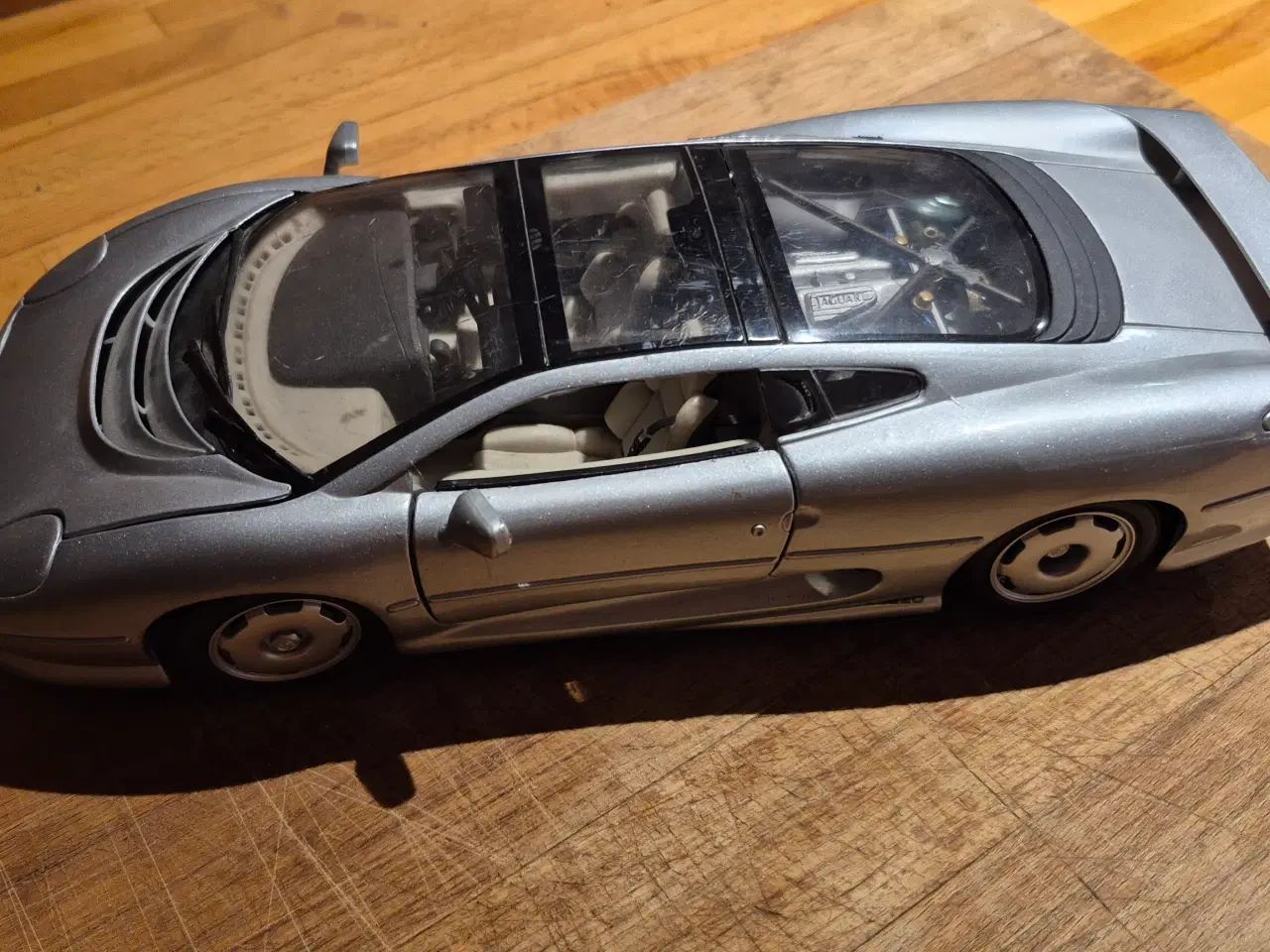 Billede 5 - 3 stk. modelbiler bl.a. 1 Jaguar