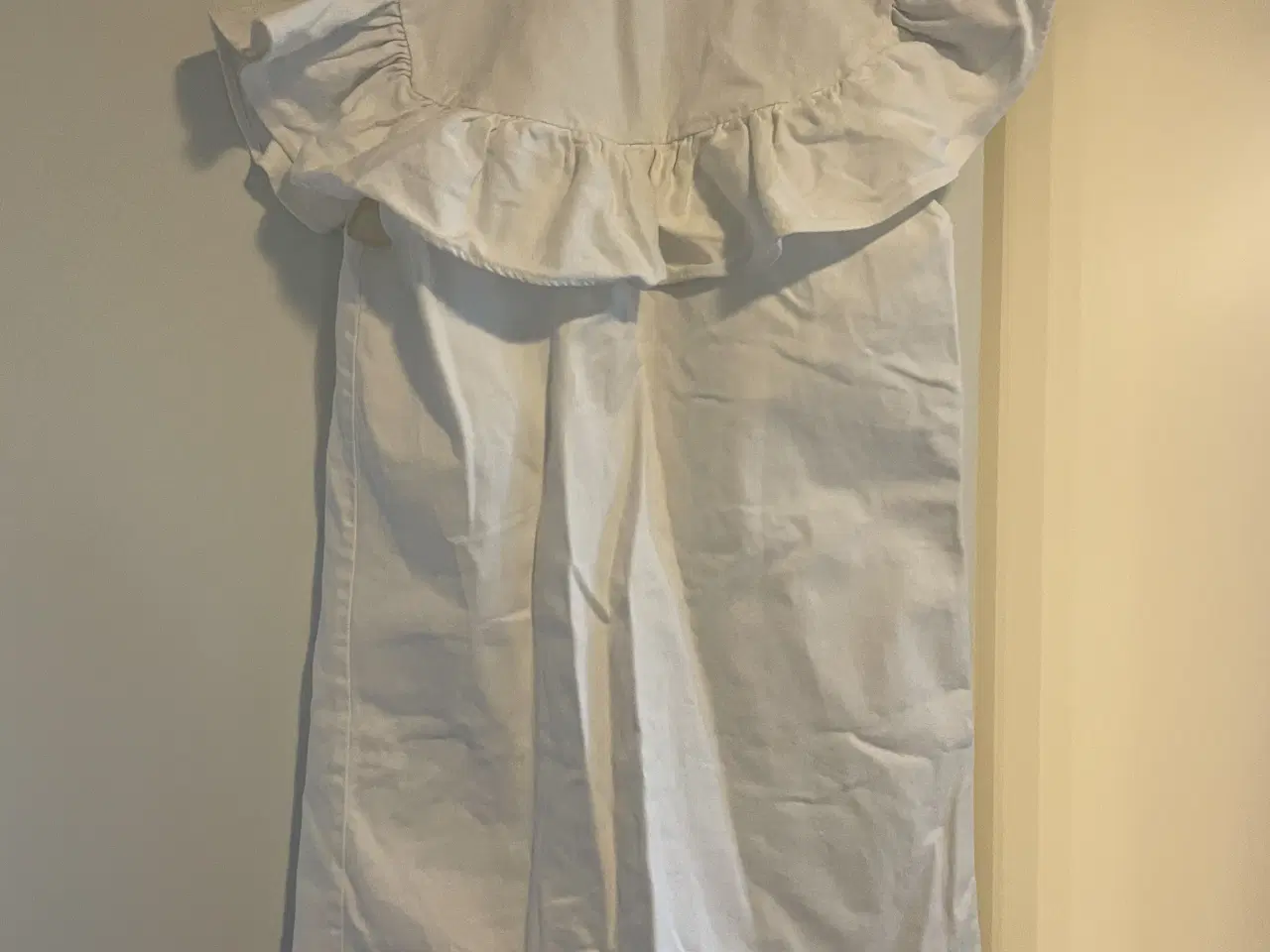 Billede 2 - Hvid Zara Denim kjole til student