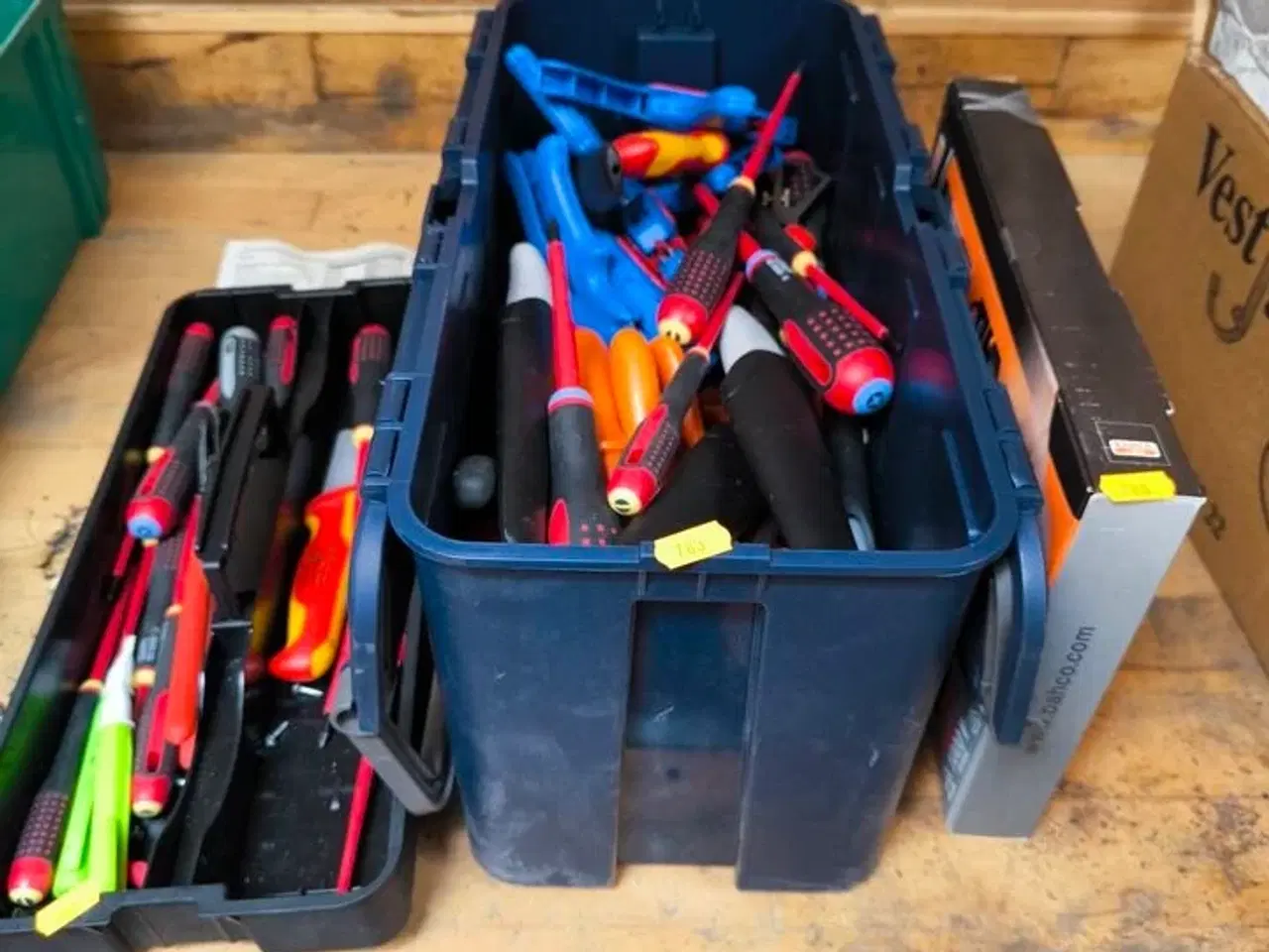 Billede 1 - Værktøjskasse inkl. ubrugte elektriker skruetrækkere m.v. (se billeder)