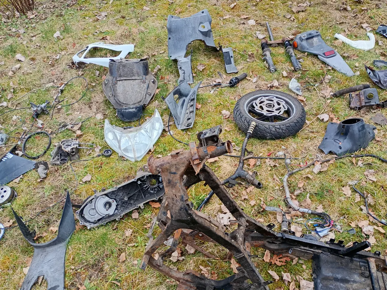 Billede 4 - Dele til pgo g-max sælges 