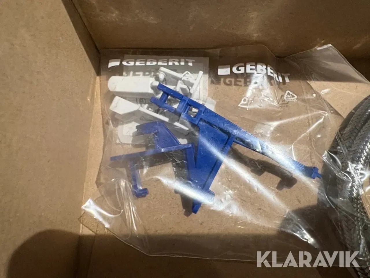 Billede 10 - Trykknap til toiletskyl Geberit hvid og sort glas 30 styk