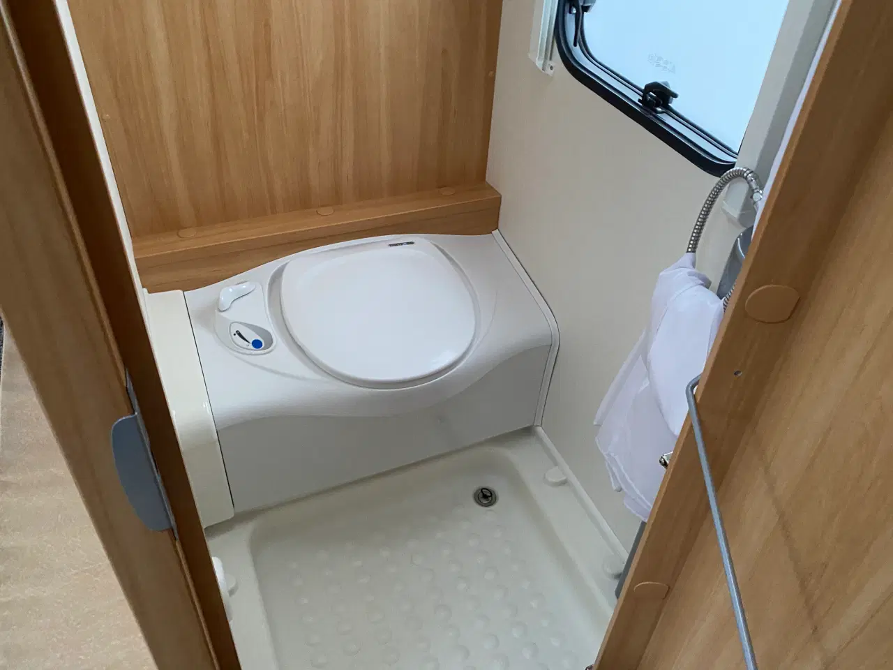 Billede 11 - Dethleffs Camper 560 SK KØJEVOGN