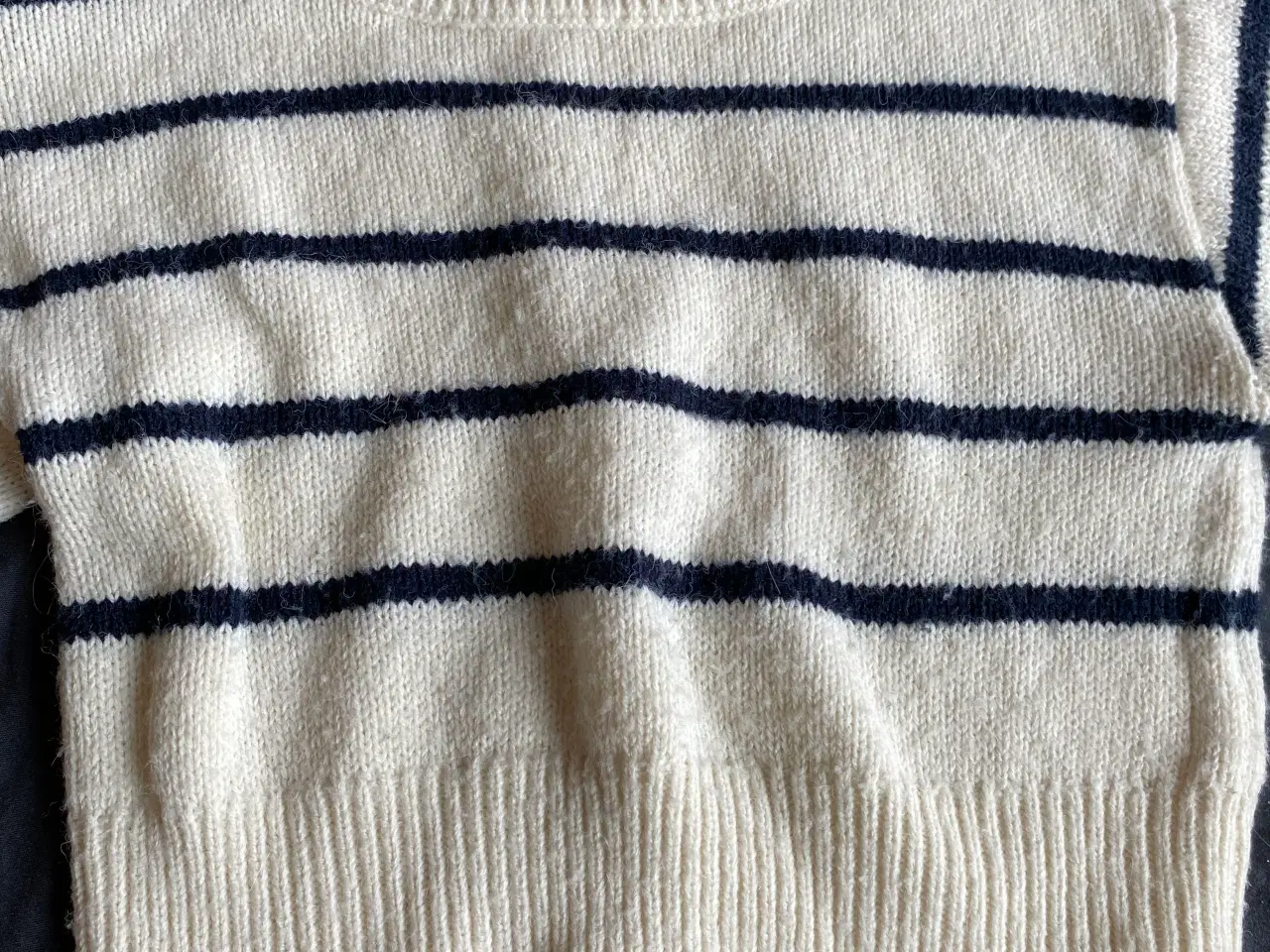 Billede 2 - Strik bluse (kort model) 