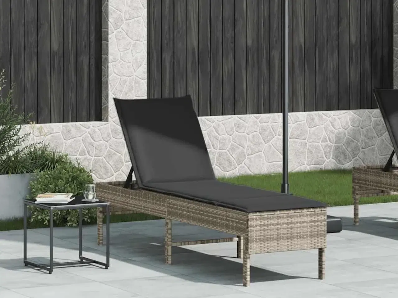 Billede 1 - Liggestol med hynde 55x200x44 cm polyrattan lysegrå
