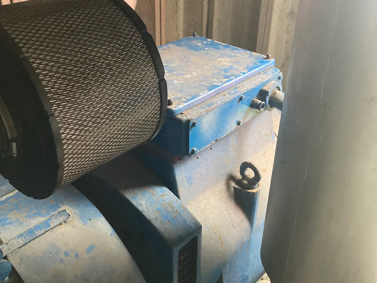 Billede 2 - Velholdt stor generator 