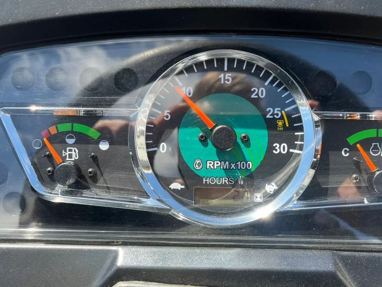 Billede 10 - Solis S26 6+2 gearmaskine Limited Edition i sort med brede hjul og Fuldhydraulisk frontlæsser