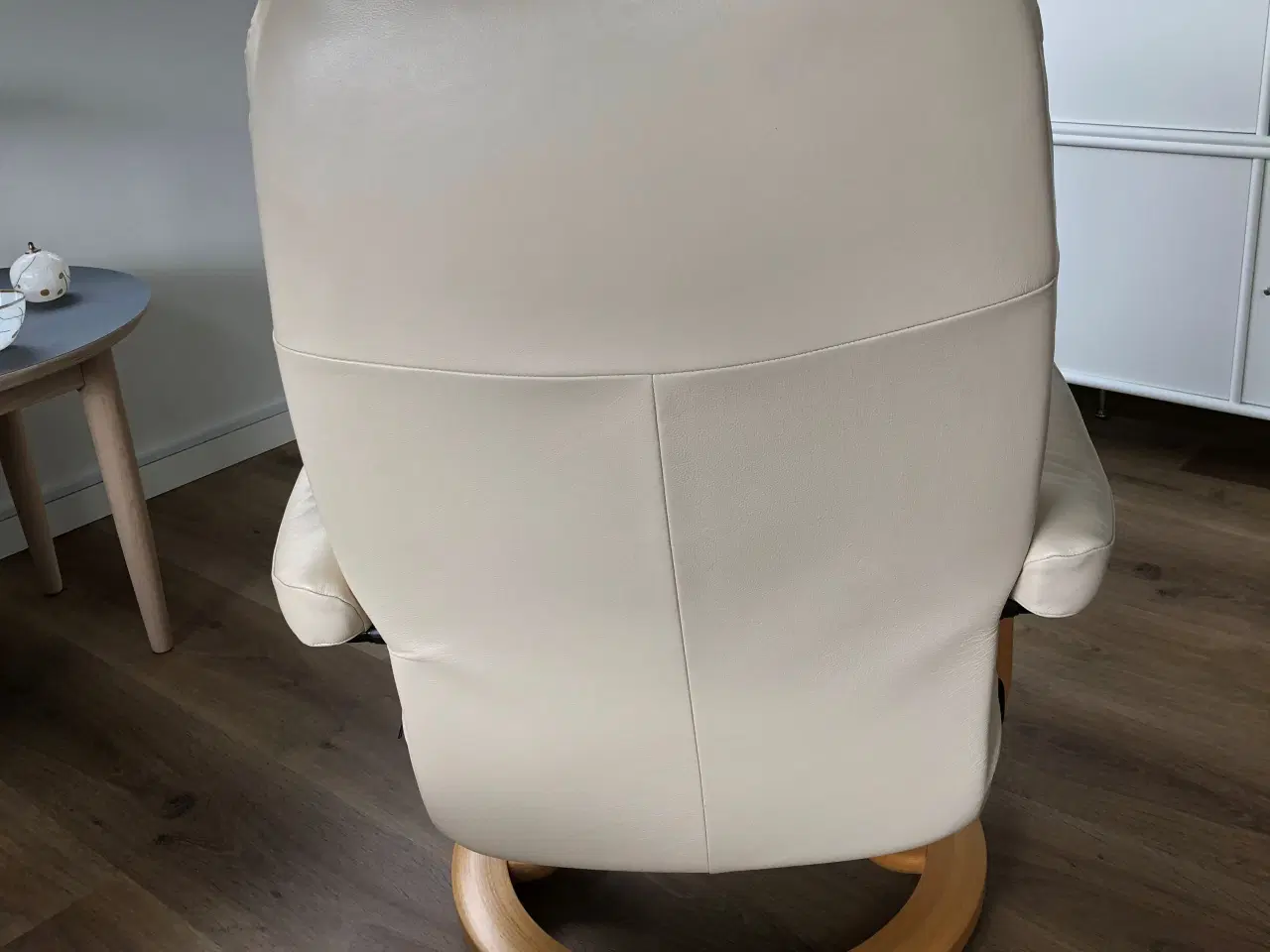 Billede 4 - 2 Stressless lænestole+1 fodskammel i creme læder