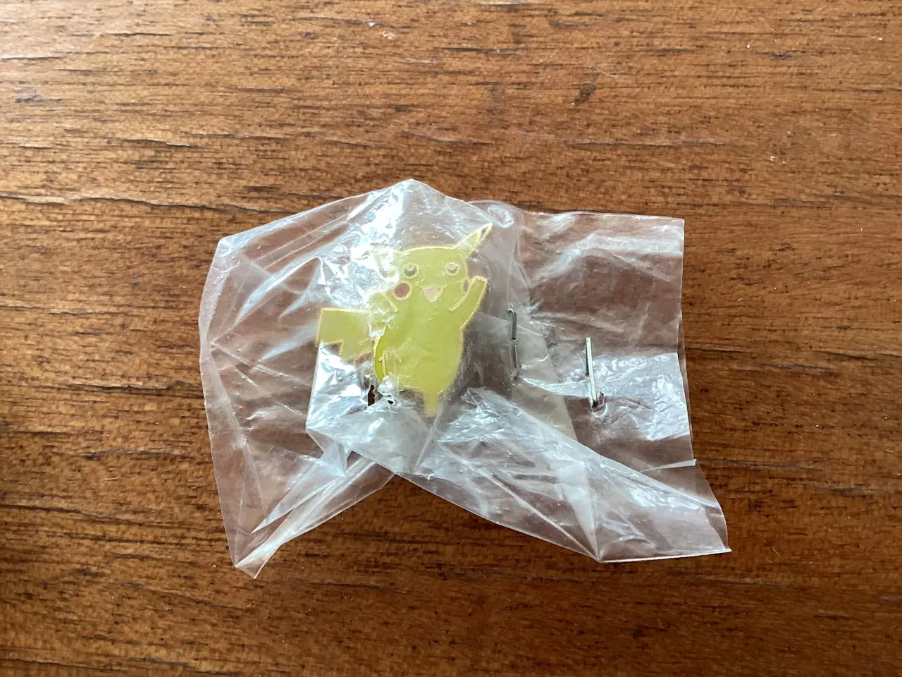 Billede 3 - Pokemon nøglering og 2 pins