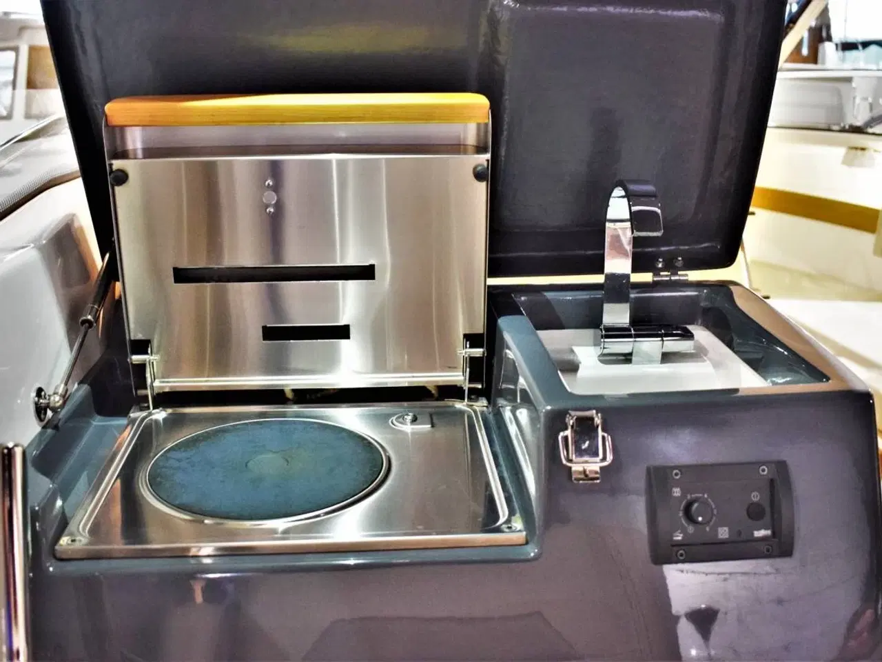 Billede 10 - Flipper 700ST m/Yamaha F225 V6 og udstyr