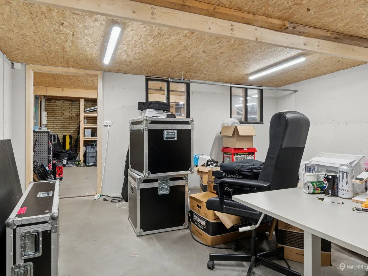 Billede 1 - Lager på 108 m² m. dobbeltdør og tekøkken