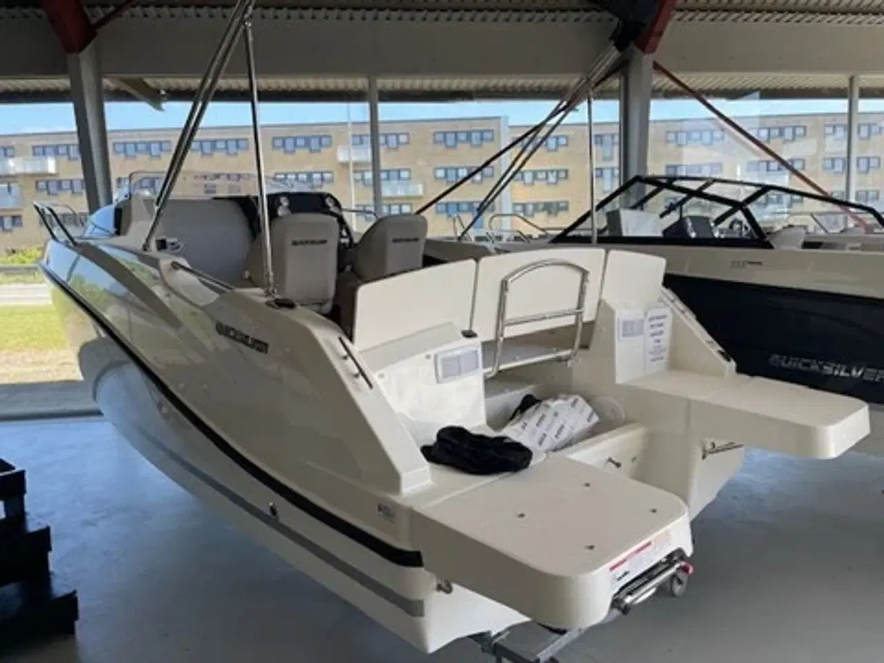Billede 1 - 555 Cabin med Mariner F80 EFI ELPT brugt