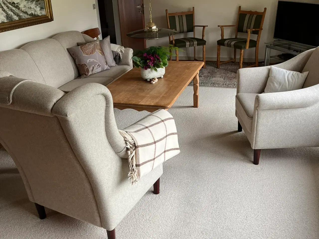 Billede 5 - En velholdt sofagruppe i lyst uldstof