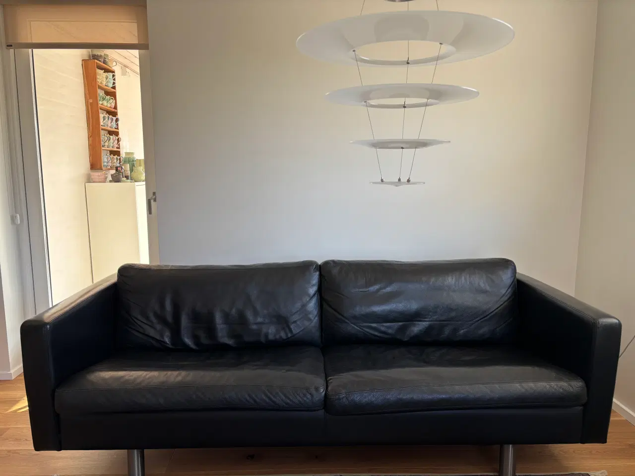 Billede 1 - Sofa i sort skind
