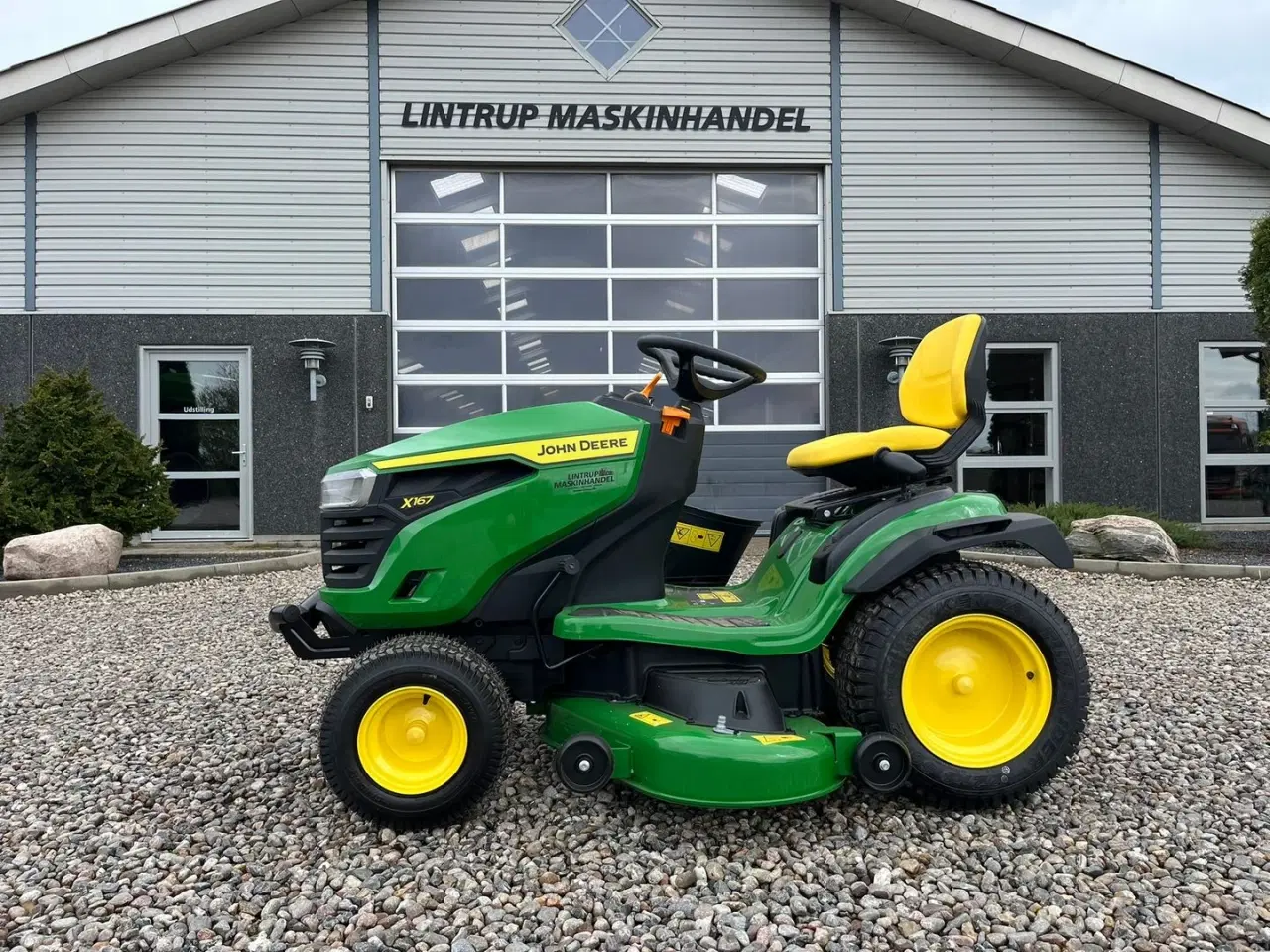 Billede 1 - John Deere X167 2cylinderet motor og med 48tommer klipperbord og for kofanger
