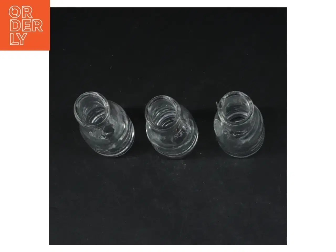 Billede 2 - Tre små glasflasker (str. 10 cm)