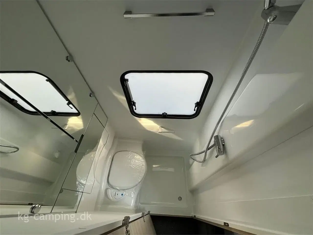 Billede 12 - 2026 - Adria Altea 542 PH   Ny Altea med fritstående dobbeltseng.