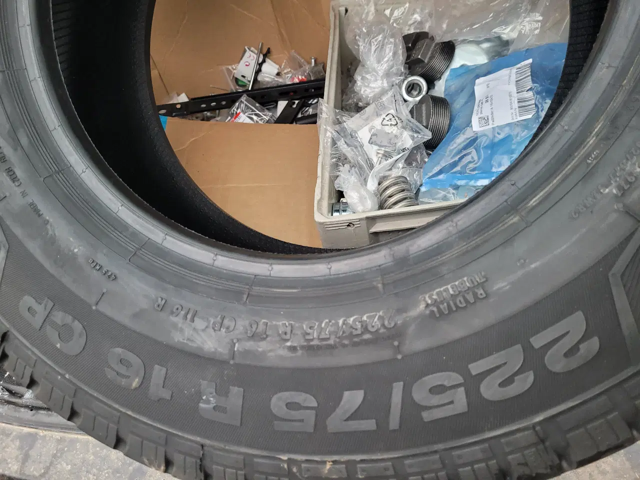 Billede 2 - 225/75R16 cp