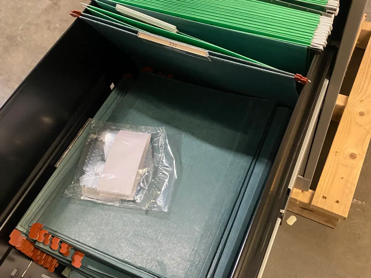 Billede 3 - Arkivskab med 2 skuffer i stål