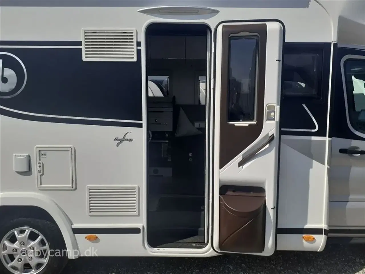 Billede 5 - 2021 - Benimar Tessoro T468   Bæmærk uden sænkeseng! Nk pakke. Automatgear. varme på spildevandstanken. solceller. Anhængertræk.