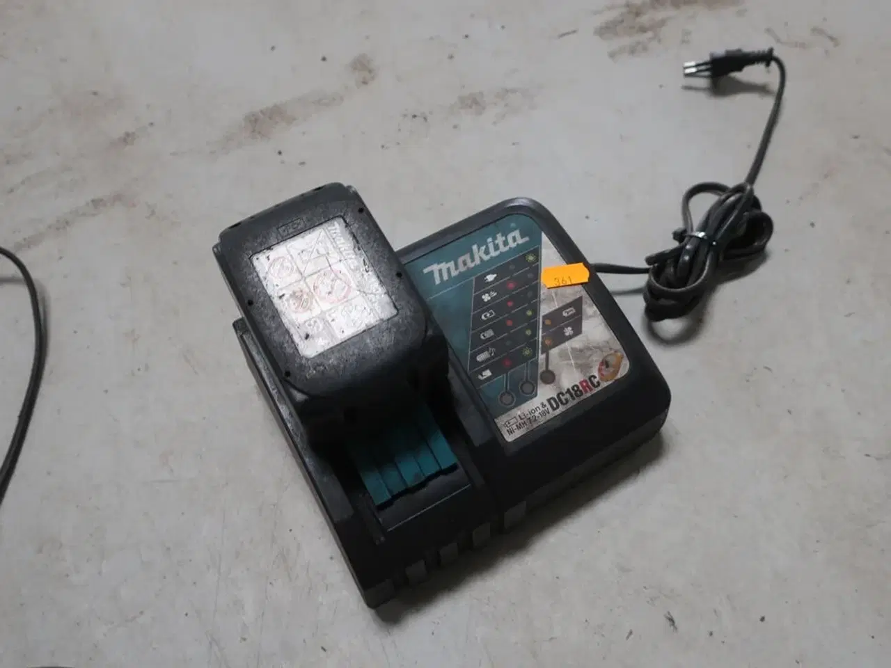 Billede 1 - Lader samt batteri MAKITA