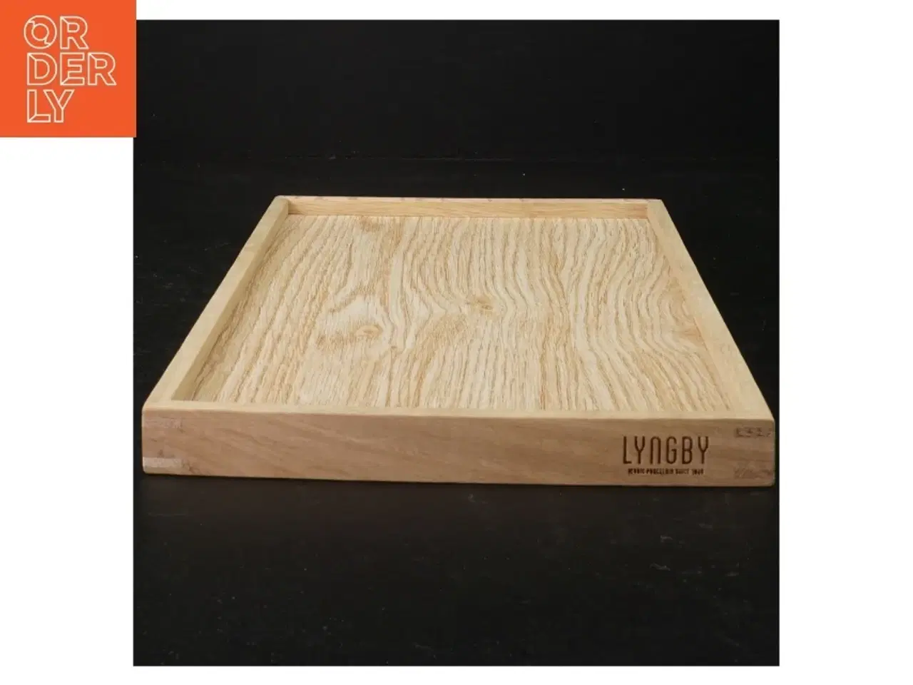 Billede 1 - Træbakke fra Lyngby (str. 31 x 20 cm)