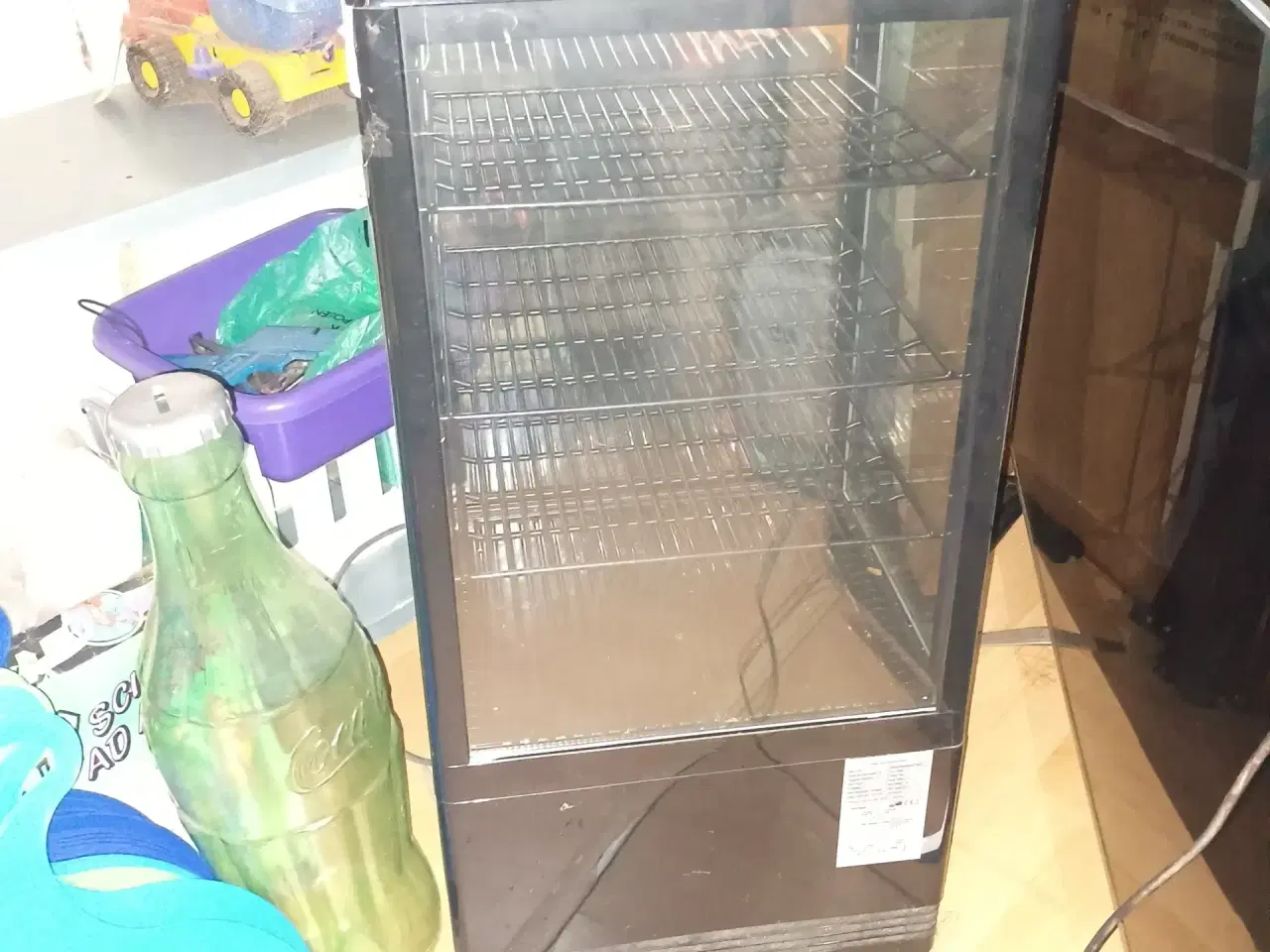 Billede 1 - Køle-svaleskab til fx. kager.