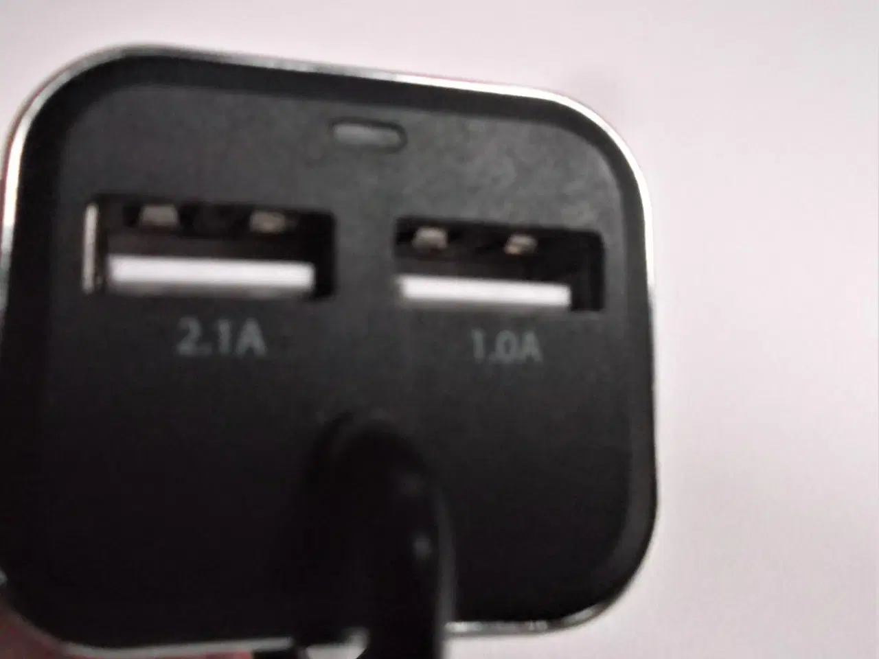 Billede 4 - USB biloplader med forlænger og ladestation til