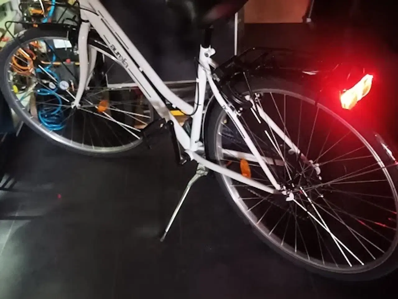 Billede 9 - Cykel som ny, lav højde