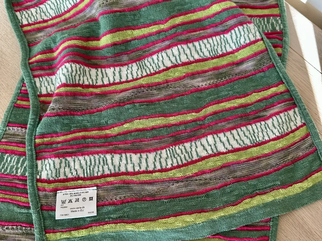 Billede 7 - To ubrugte flotte halstørklæder af uld og bomuld