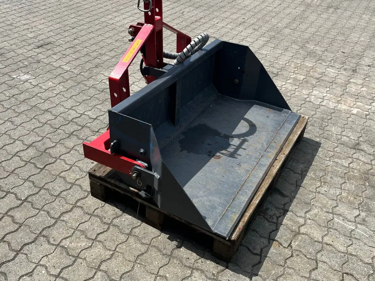 Billede 4 - - - - bag sluf til traktor