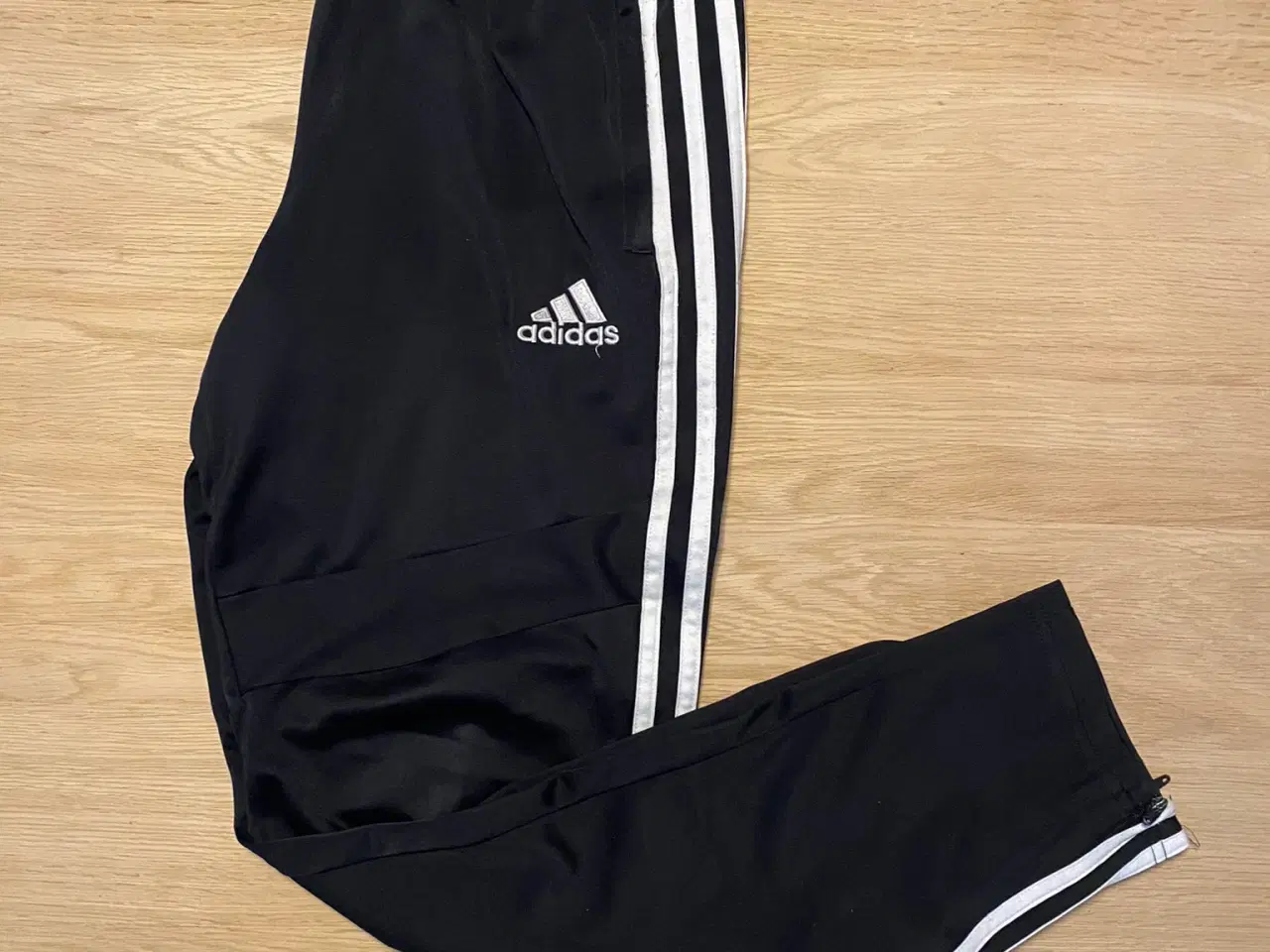 Billede 1 - Adidas Træningsbukser Str. 164