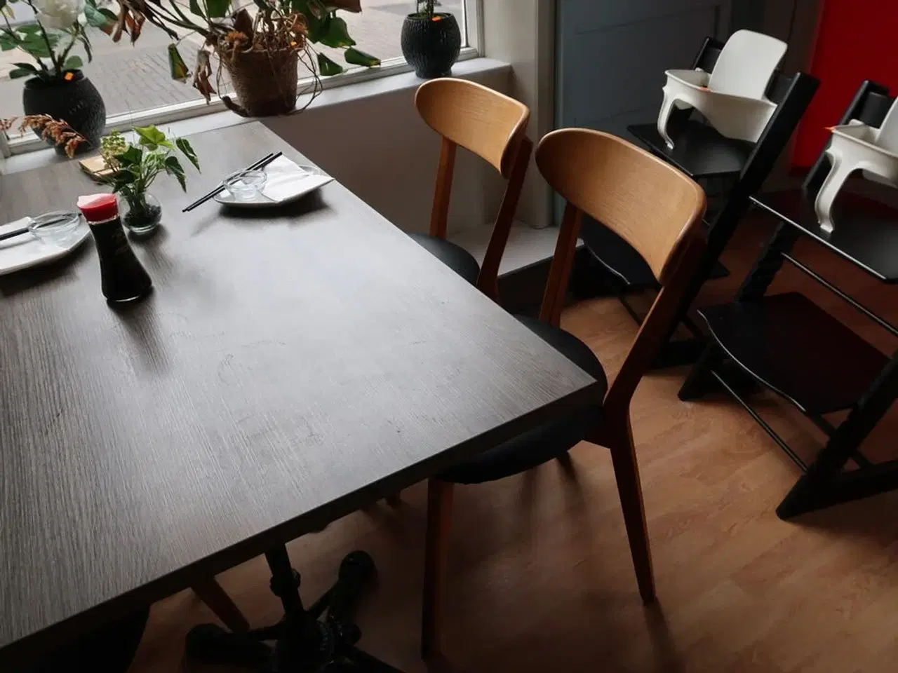 Billede 5 - Bord med 4 stk. stole