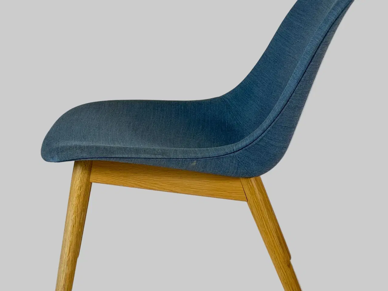 Billede 4 - Muuto Fiber Lounge Stol – Blå/Eg Stel