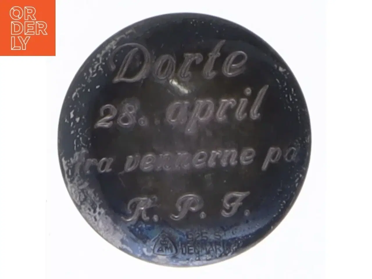 Billede 1 - Graveret sølvmedaljon (str. 3,5 cm)