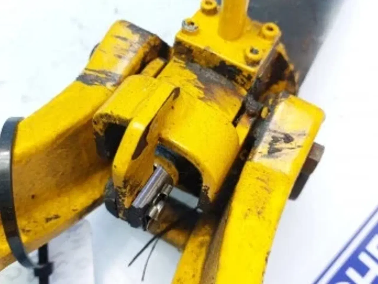 Billede 14 - JCB 4CX Arm låsestift 128/C9518