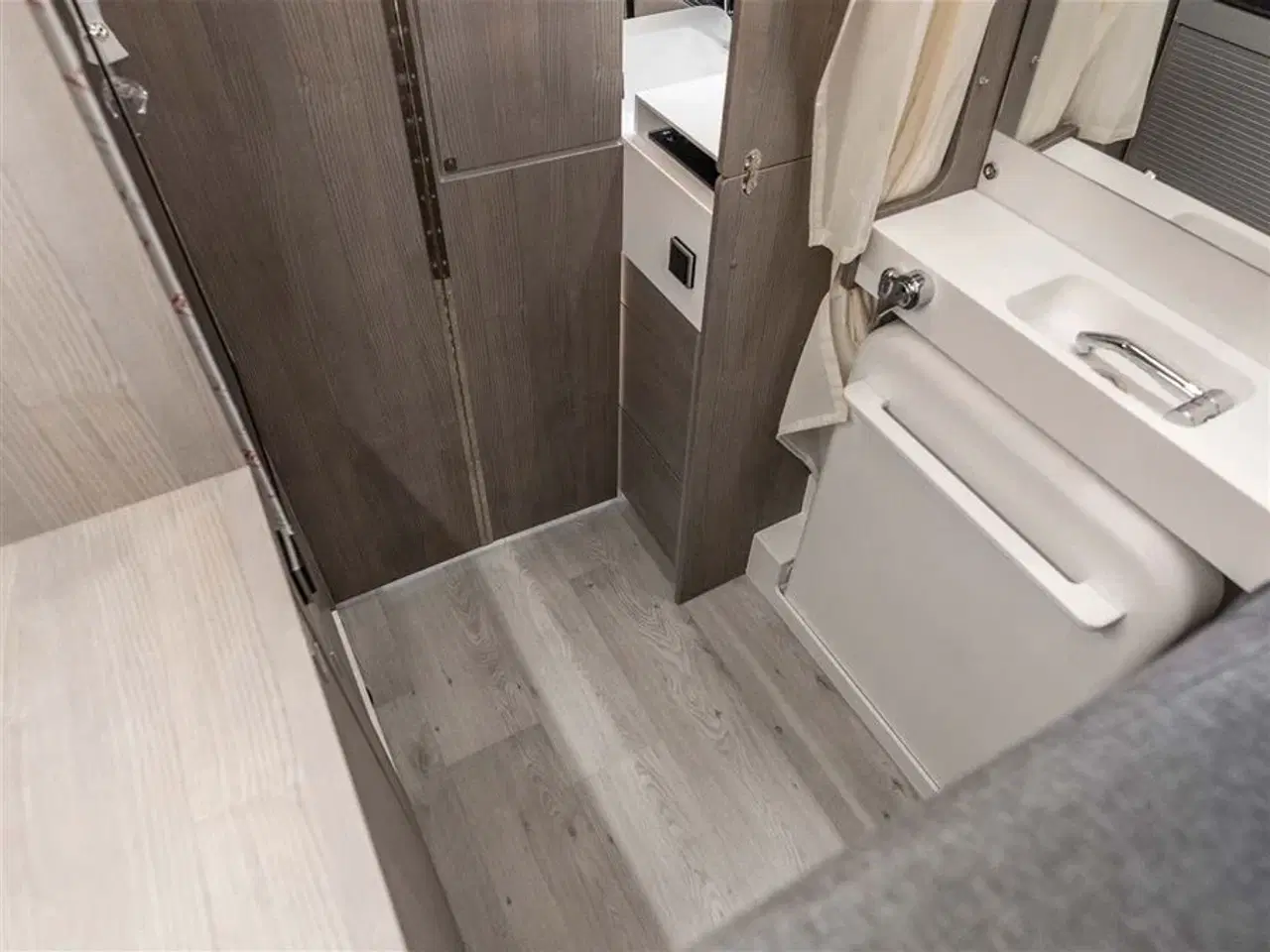 Billede 25 - 2026 - FURGOK   Langsgående senge og cykel garage på 6 meter!