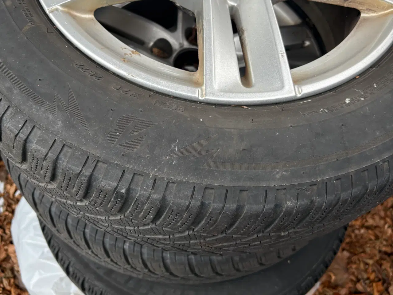 Billede 2 - Dæk på alufælge 
