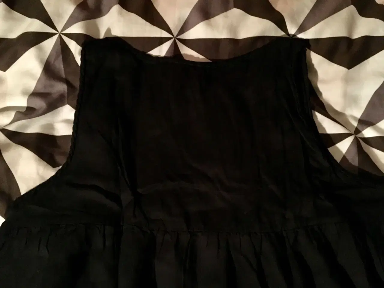 Billede 8 - Ubrugt sort tunika til salg