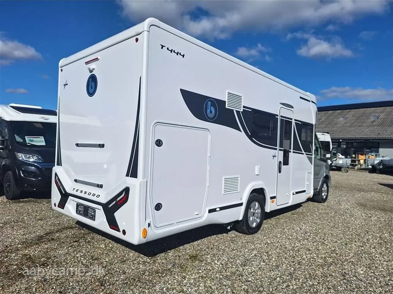 Billede 2 - 2025 - Benimar Tessoro 444 Rummelig top udstyret Camper